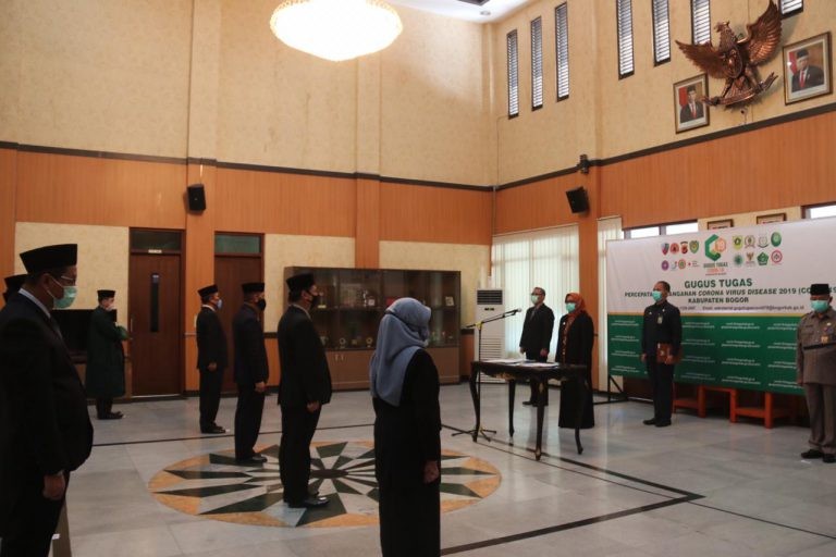 Bupati Bogor Ade Yasin Melantik 6 Pejabat Eselon II.b dan 2 Pejabat Fungsional di Lingkungan Pemerintah Kabupaten Bogor